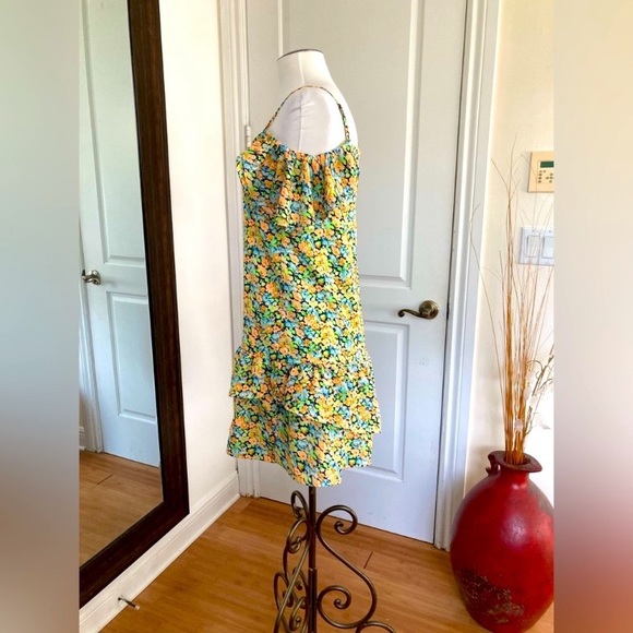 Davi & Dani Off Shoulders Dress - Picture 5 of 10